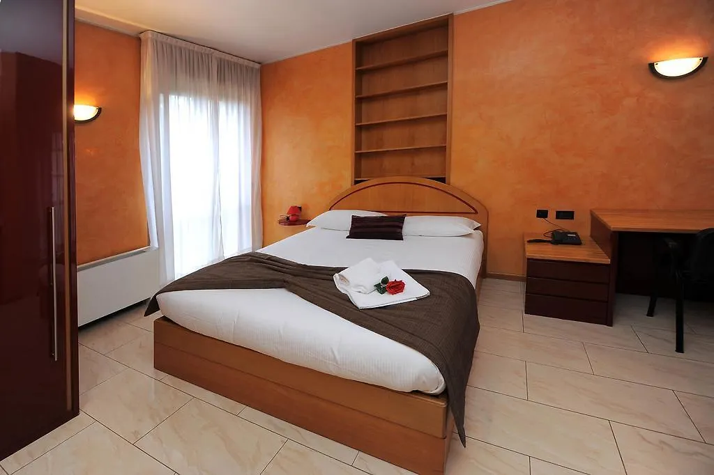 سستو سان جوفاني Cp Residence Hotel إيطاليا